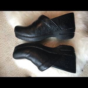 Leather tooled Dansko XP clogs size 40